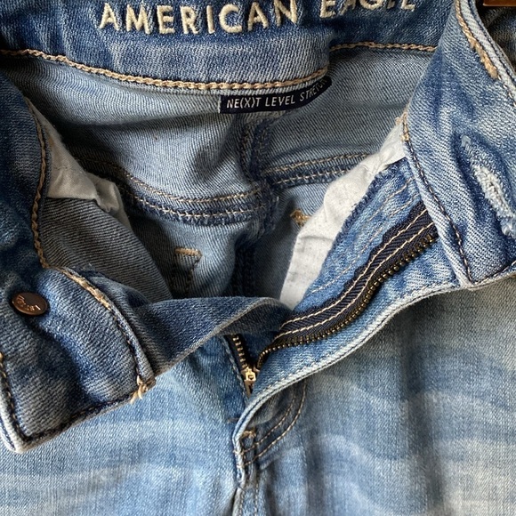 American Eagle Size 4 Distressed Hi Rise Jegging Crop Next Level Stretch #56 - Picture 3 of 4